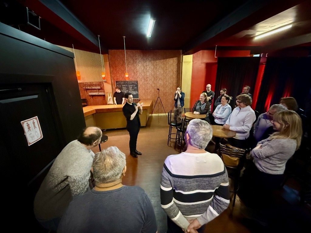 Magie de proximité déambulatoire